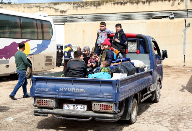 Doğu Guta'dan zorunlu tahliyeler sürüyor